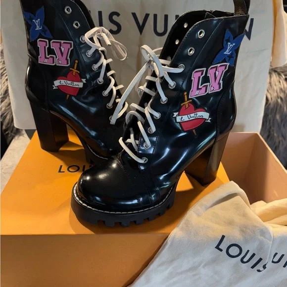 LV Heart Star Trail Boots ❤️ - Picture 1 of 16